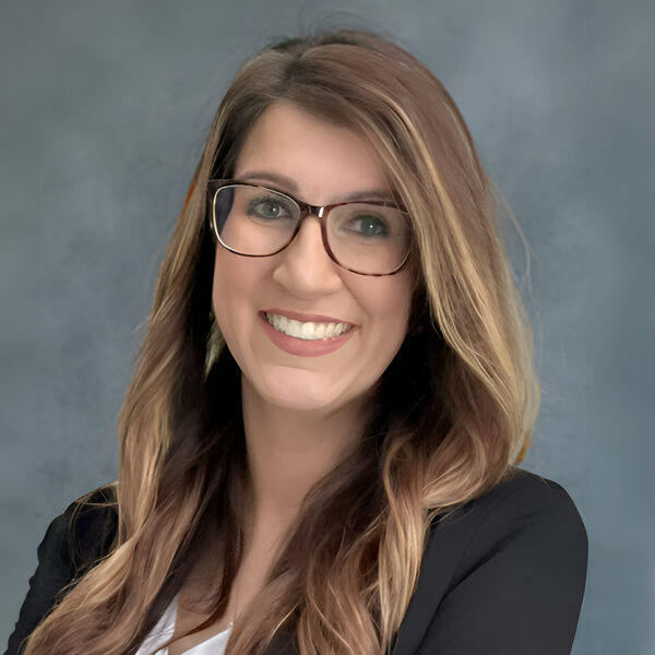 Photo of Lindsey Lomax