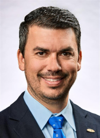 Headshot of Roberto McQuattie, Global Chief Transformation Officer